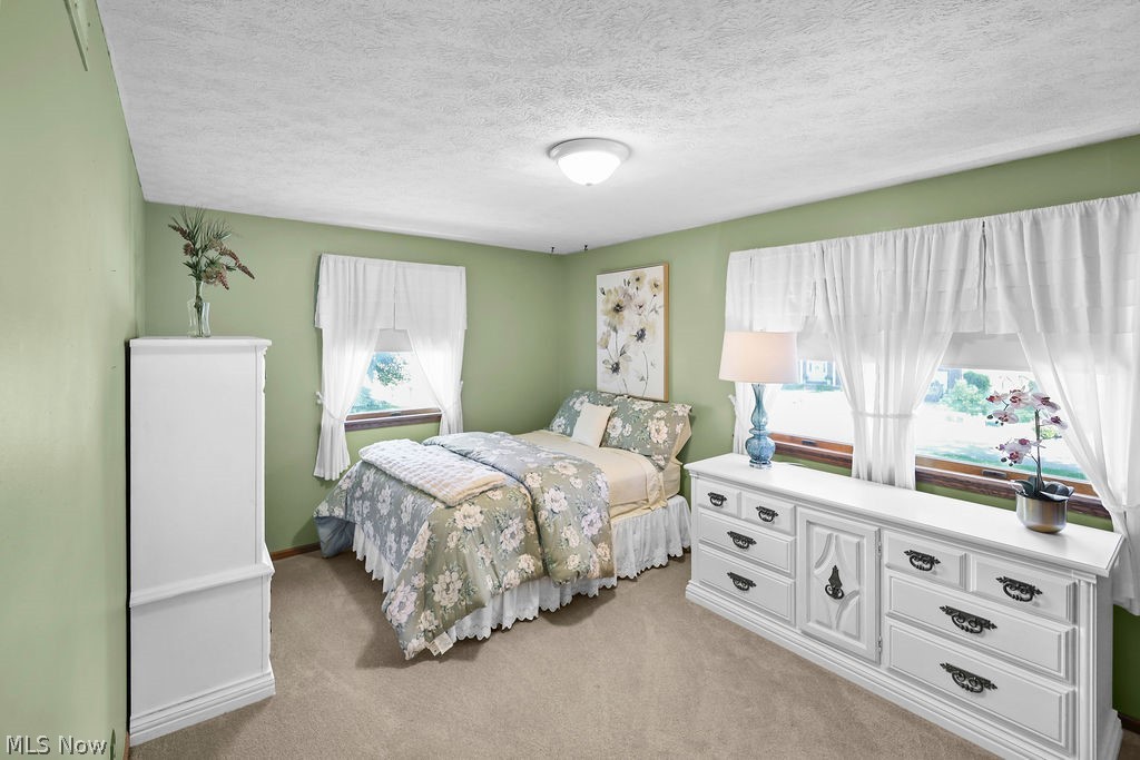 2438 Lyndon Drive Green OH 44685