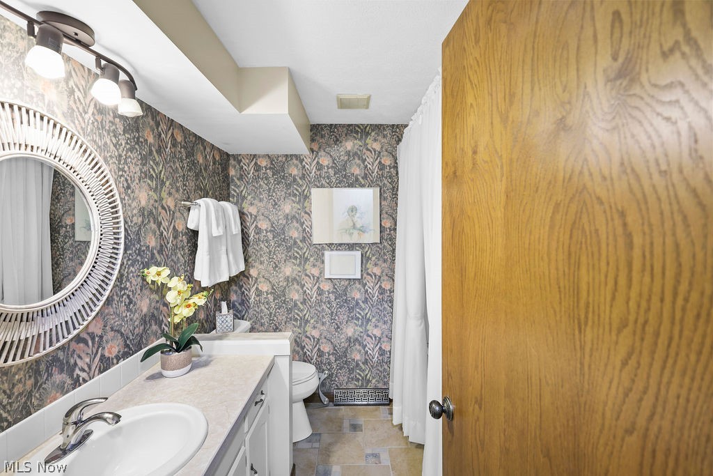 2438 Lyndon Drive Green OH 44685