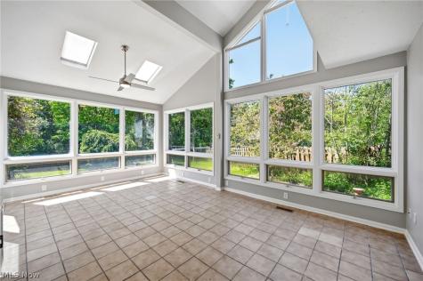 14367 Crown Point Parkway Strongsville OH 44136
