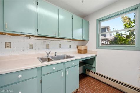 14367 Crown Point Parkway Strongsville OH 44136