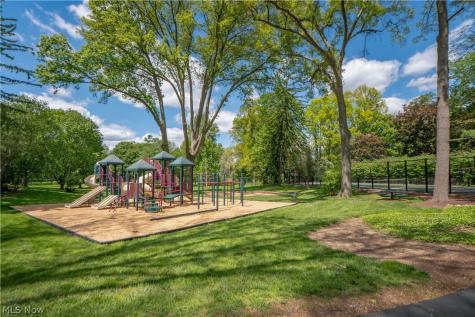 2810 Brentwood Close Street NW Canton OH 44708
