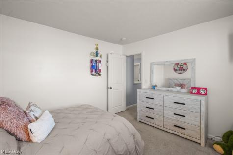 2207 Fowl Road Elyria OH 44035