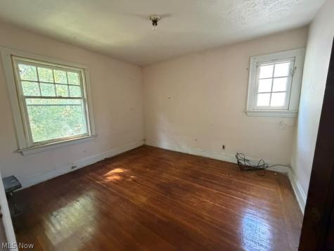 1676 Lee Road Cleveland Heights OH 44118