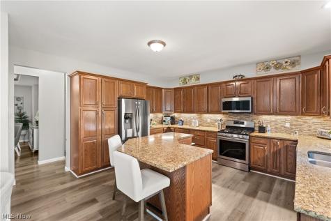 20424 Scotch Pine Way Strongsville OH 44149