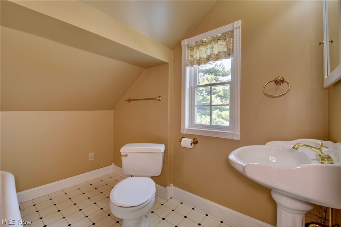 7759 Edie Hill Road SE Uhrichsville OH 44683