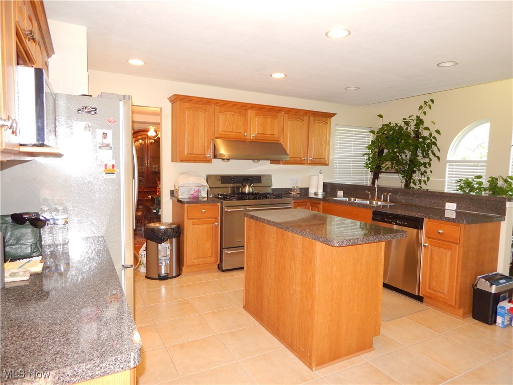 6115 Gailway Drive Oakwood Village OH 44146