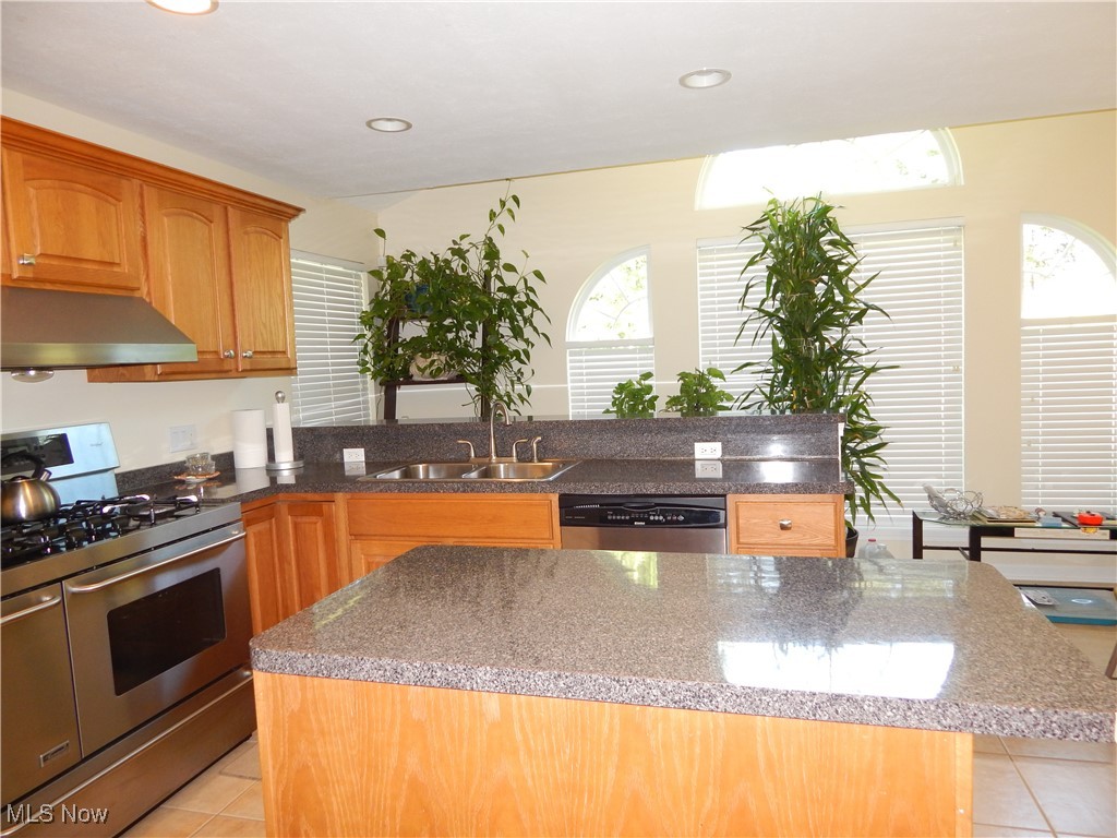 6115 Gailway Drive Oakwood Village OH 44146