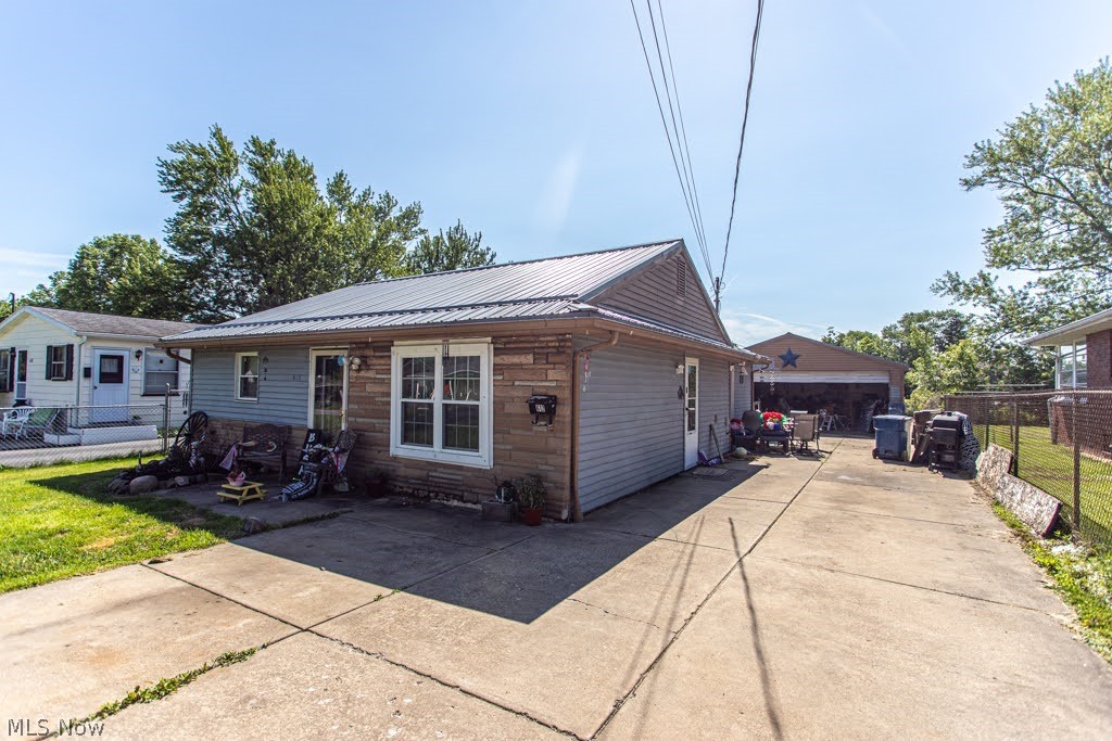 612 High Avenue Niles OH 44446