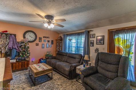 612 High Avenue Niles OH 44446