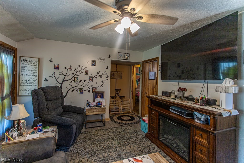 612 High Avenue Niles OH 44446