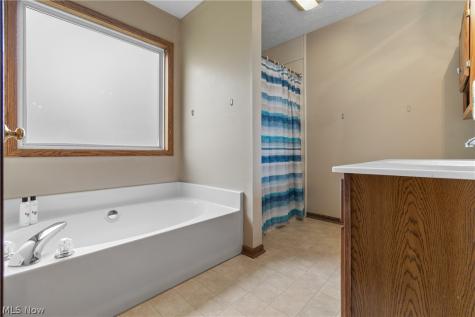 2187 Old Elm Street NE Canton OH 44721