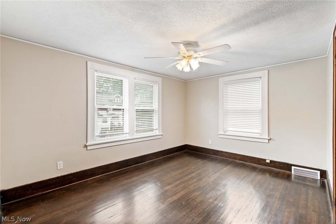 958 W Exchange Street Akron OH 44302