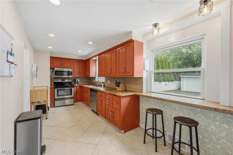 2335 Traymore Road University Heights OH 44118