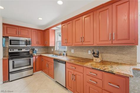 2335 Traymore Road University Heights OH 44118
