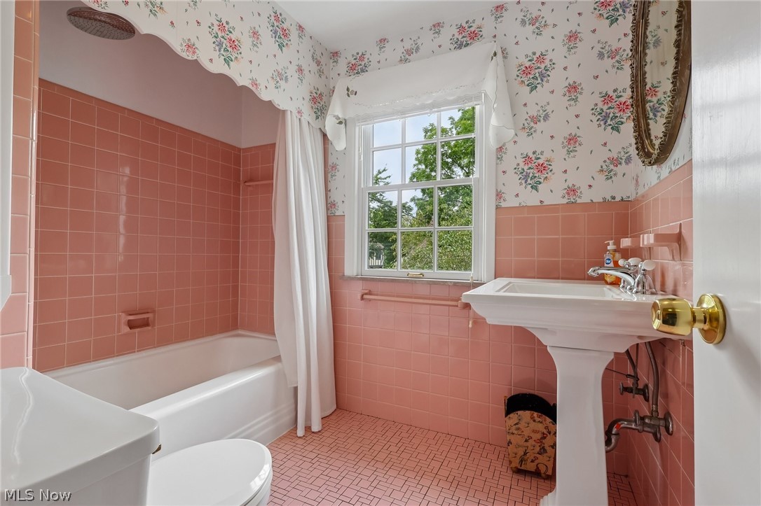 18413 Van Aken Boulevard Shaker Heights OH 44122