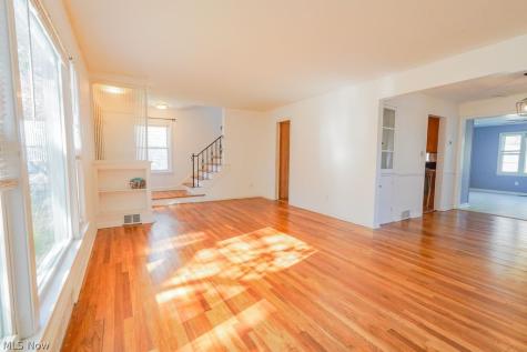 4081 Bexley Boulevard South Euclid OH 44121