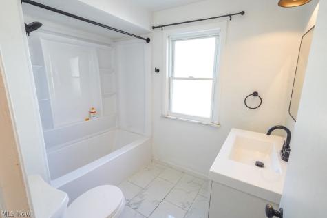 4081 Bexley Boulevard South Euclid OH 44121