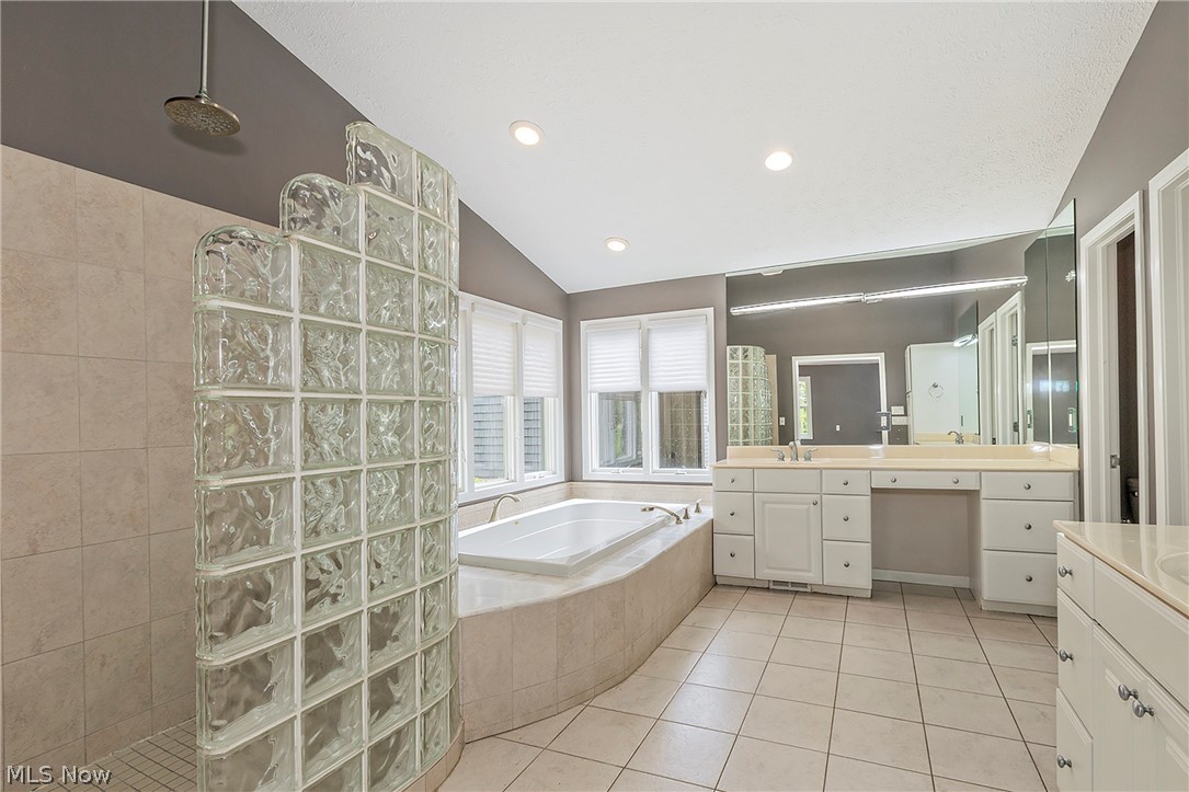 1 Deerfield Drive Chagrin Falls OH 44022