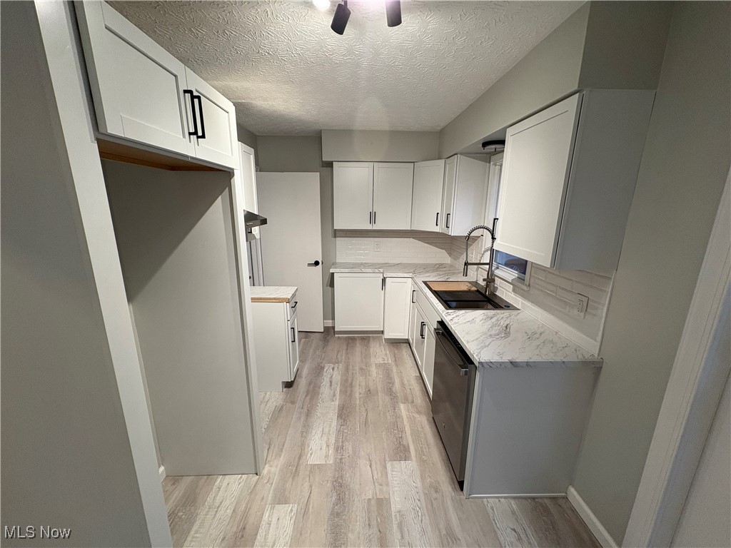 1530 Indianola Avenue Akron OH 44305