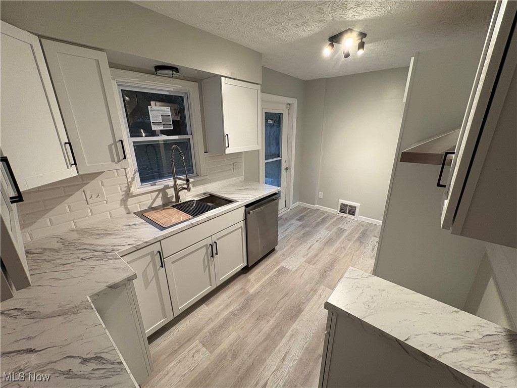 1530 Indianola Avenue Akron OH 44305