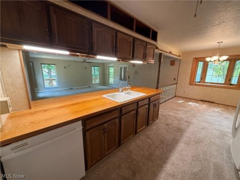 9812 Vienna Drive Parma OH 44134
