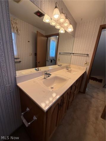 9812 Vienna Drive Parma OH 44134