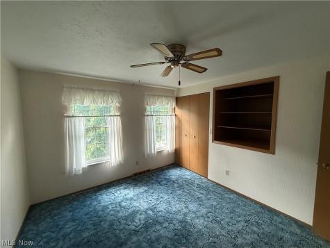 9812 Vienna Drive Parma OH 44134
