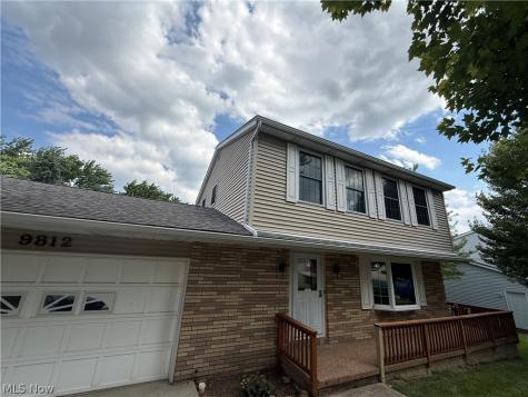 9812 Vienna Drive Parma OH 44134