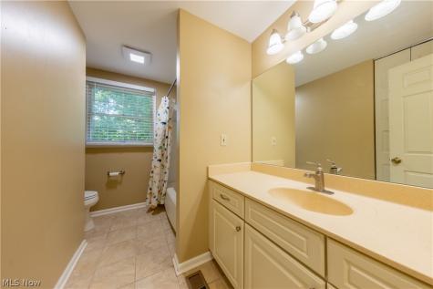 1058 Riverview Drive Macedonia OH 44056