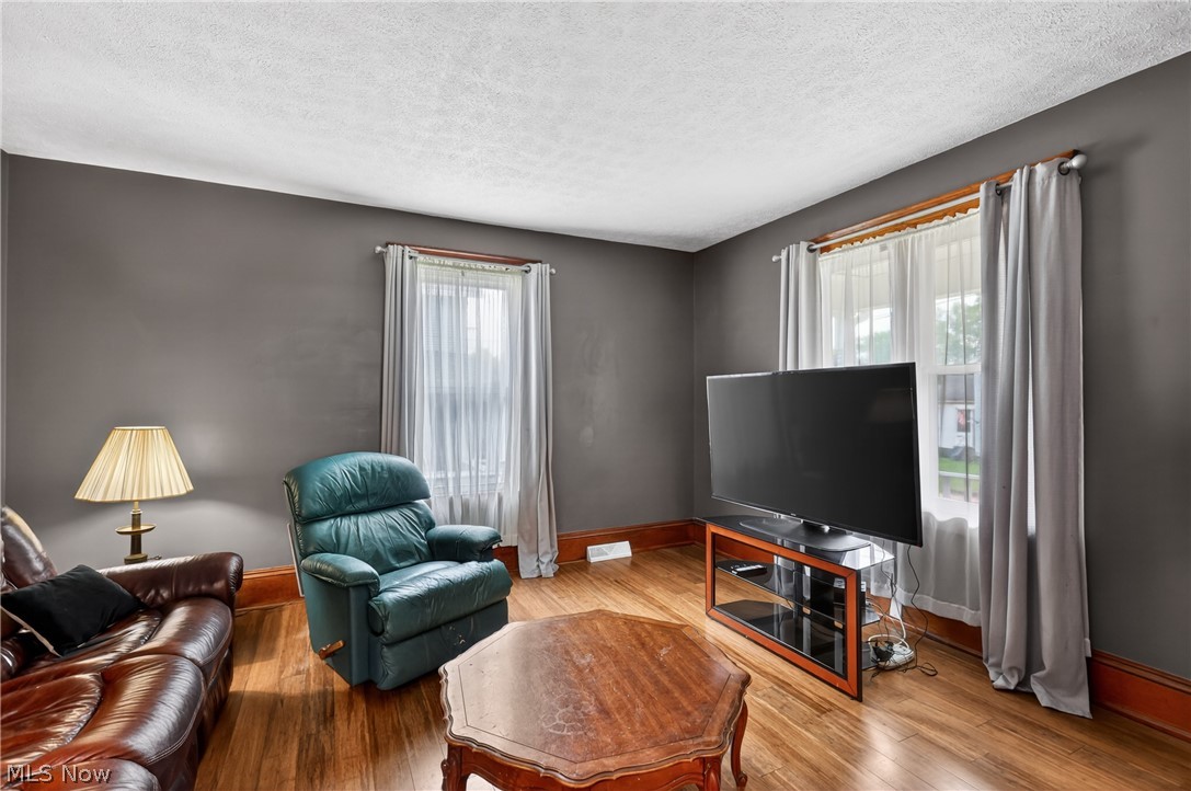 19 S Butler Avenue Niles OH 44446