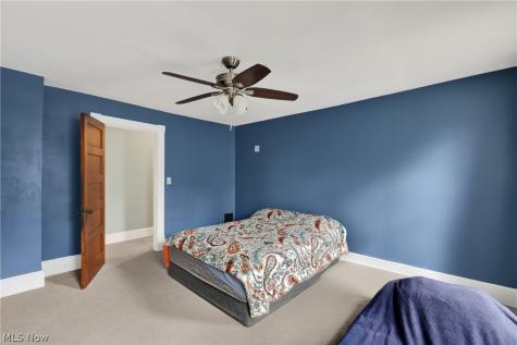 19 S Butler Avenue Niles OH 44446
