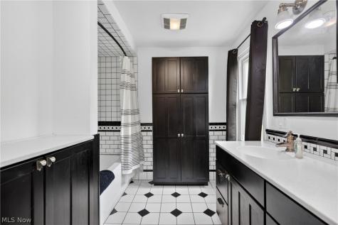 19 S Butler Avenue Niles OH 44446