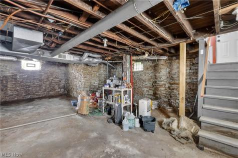 19 S Butler Avenue Niles OH 44446