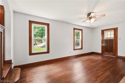 256 Uhl Drive Akron OH 44319