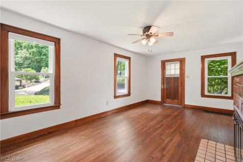 256 Uhl Drive Akron OH 44319