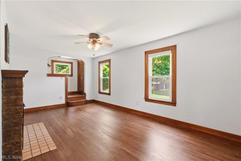 256 Uhl Drive Akron OH 44319