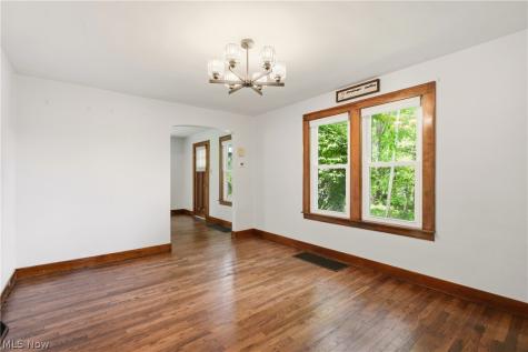 256 Uhl Drive Akron OH 44319