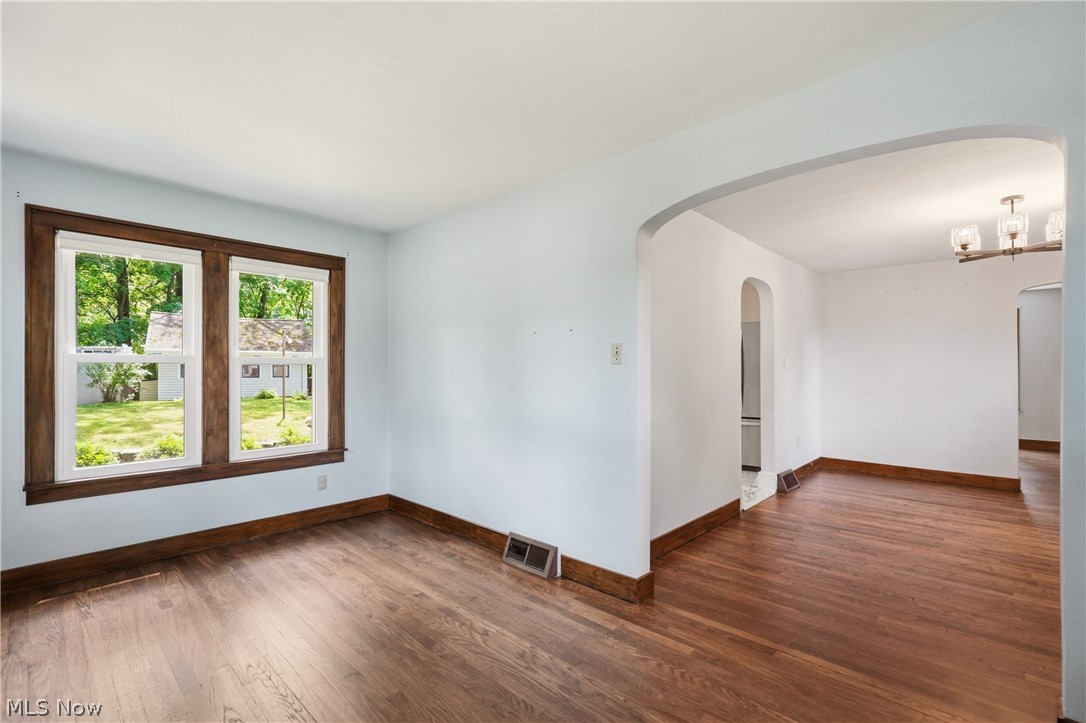 256 Uhl Drive Akron OH 44319