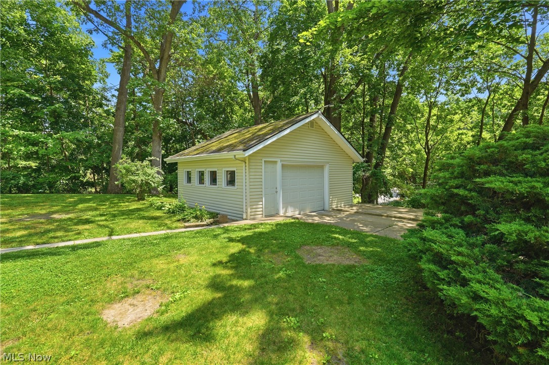 256 Uhl Drive Akron OH 44319
