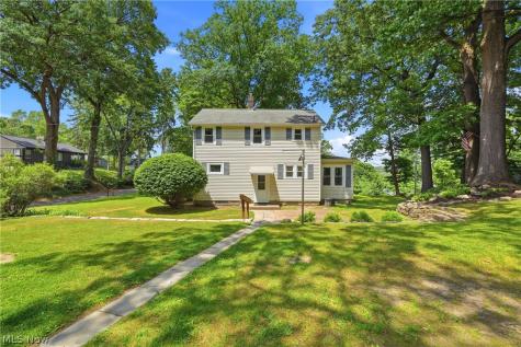 256 Uhl Drive Akron OH 44319