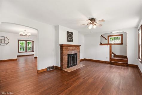 256 Uhl Drive Akron OH 44319