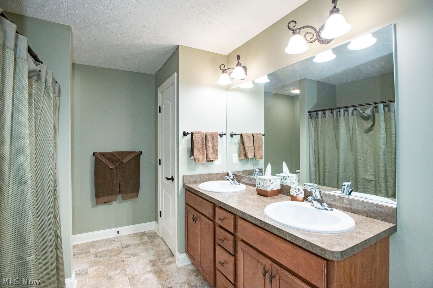 33372 Augusta Way Avon OH 44011