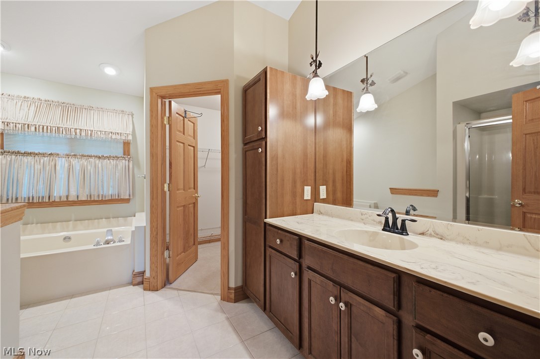 892 Mayfield Drive Boardman OH 44512