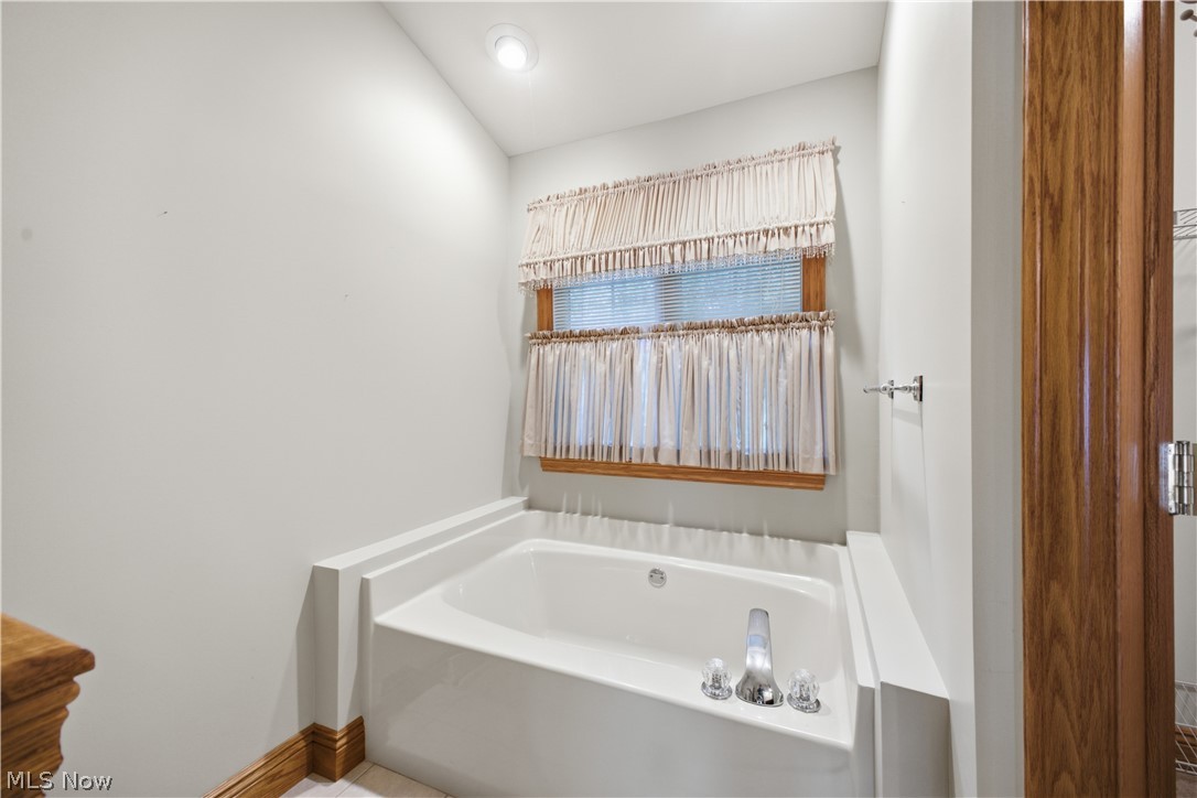 892 Mayfield Drive Boardman OH 44512