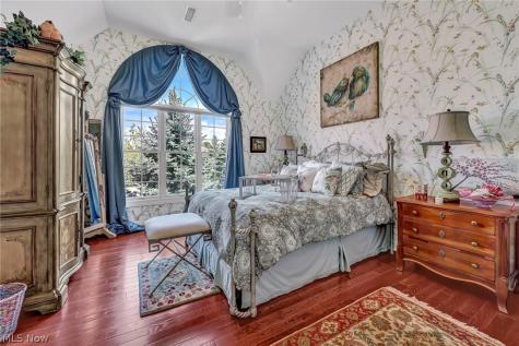 19322 Araglin Court Strongsville OH 44149