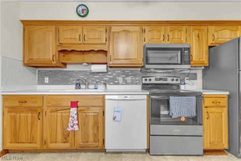 6676 Mackenzie North Olmsted OH 44070
