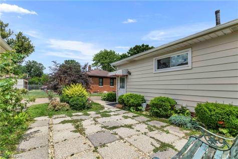 6676 Mackenzie North Olmsted OH 44070