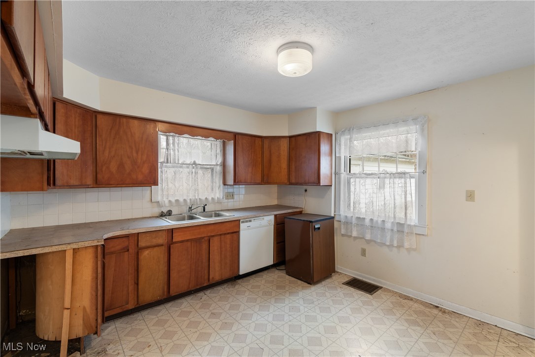 353 Southeast Avenue Tallmadge OH 44278