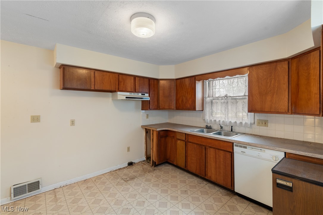 353 Southeast Avenue Tallmadge OH 44278
