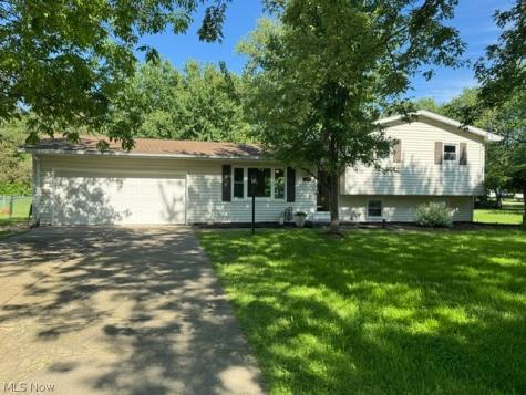 7068 Woodell Avenue NE Canton OH 44721